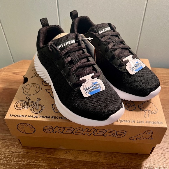 Skechers Boys Bounder-Karonik Sneakers. Size 1.‎ Black and White. NEW! - Picture 1 of 9